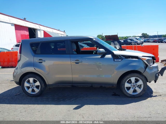 KIA Soul 2018 KNDJN2A26J7509875 Image 13