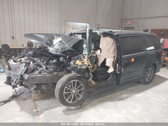 Dodge Grand Caravan Sxt 2017 2C4RDGCG1HR677573 Image 2