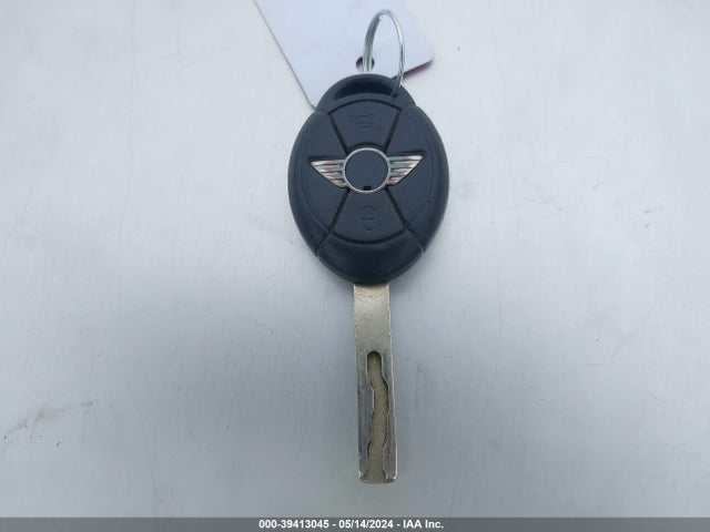 2006 MINI COOPER S WMWRE33586TJ34342 Photo 10