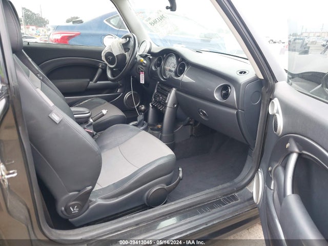 2006 MINI COOPER S WMWRE33586TJ34342 Photo 4