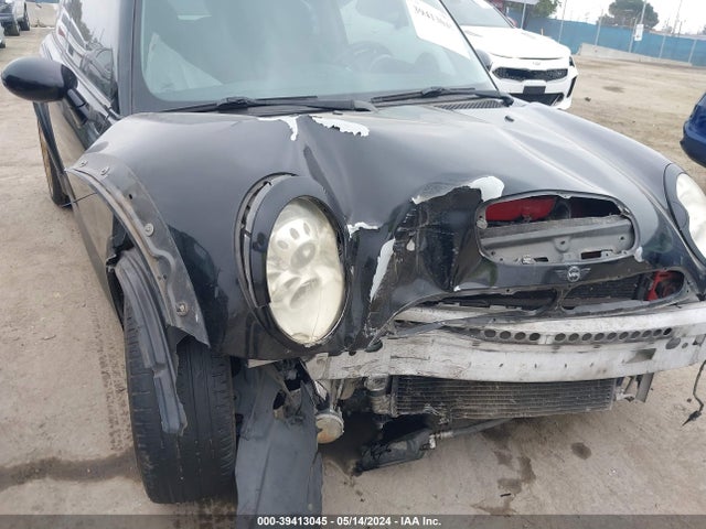 2006 MINI COOPER S WMWRE33586TJ34342 Photo 5