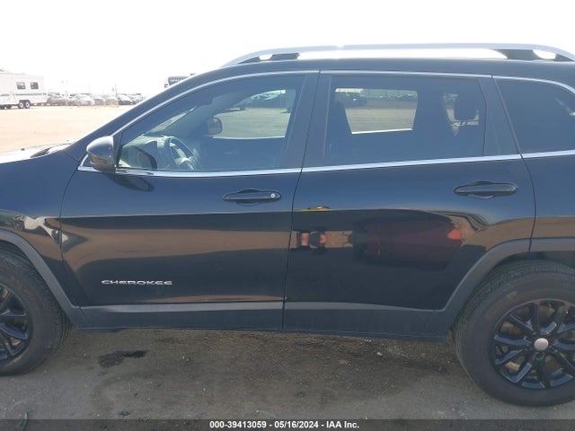 1C4PJMCB2HW511427 Jeep Cherokee Latitude 4x4