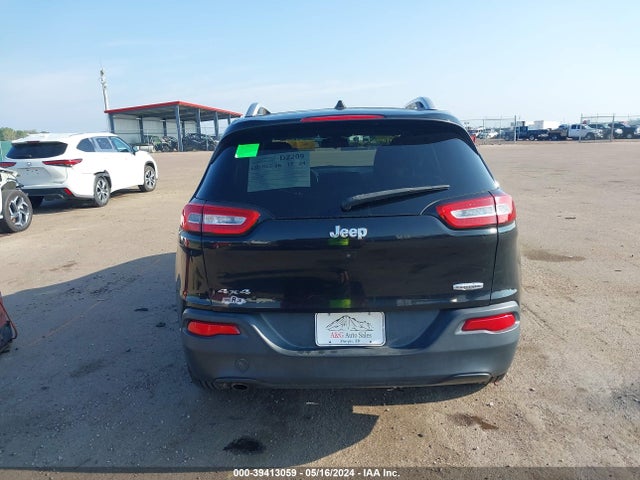 1C4PJMCB2HW511427 Jeep Cherokee Latitude 4x4