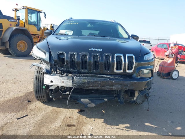1C4PJMCB2HW511427 Jeep Cherokee Latitude 4x4