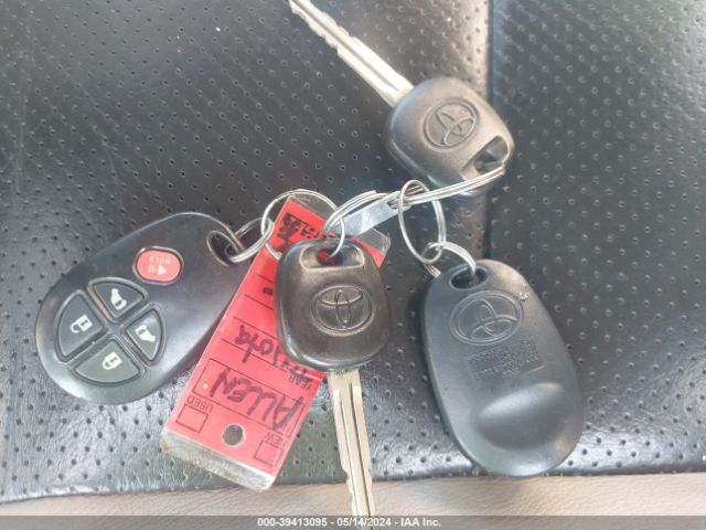 5TDKK3DC0FS561961 Toyota Sienna Le 8 Passenger