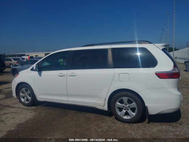 5TDKK3DC0FS561961 Toyota Sienna Le 8 Passenger