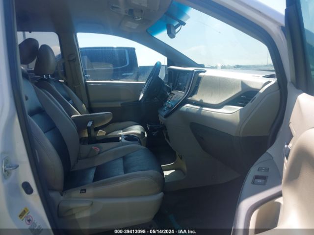 5TDKK3DC0FS561961 Toyota Sienna Le 8 Passenger