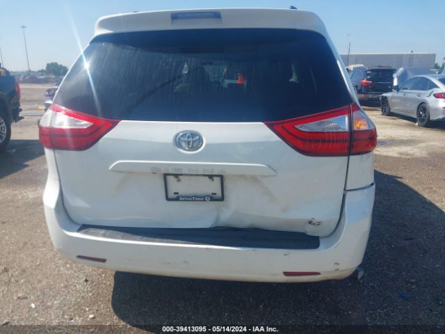 5TDKK3DC0FS561961 Toyota Sienna Le 8 Passenger