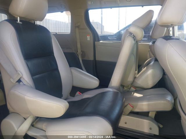 5TDKK3DC0FS561961 Toyota Sienna Le 8 Passenger