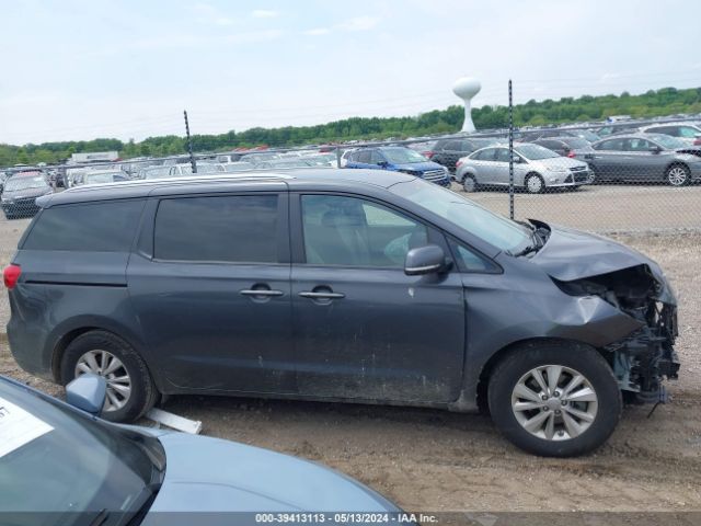KNDMB5C11J6390263 KIA SEDONA LX