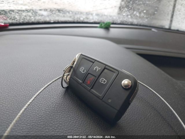 3VVRB7AX6RM015796 Volkswagen Tiguan 2.0t S