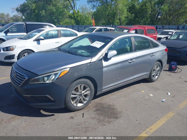 Hyundai SONATA SE 2016 5NPE24AF8GH345901 Image 2