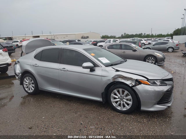 Toyota CAMRY LE 2018 4T1B11HK0JU080729 Image 13