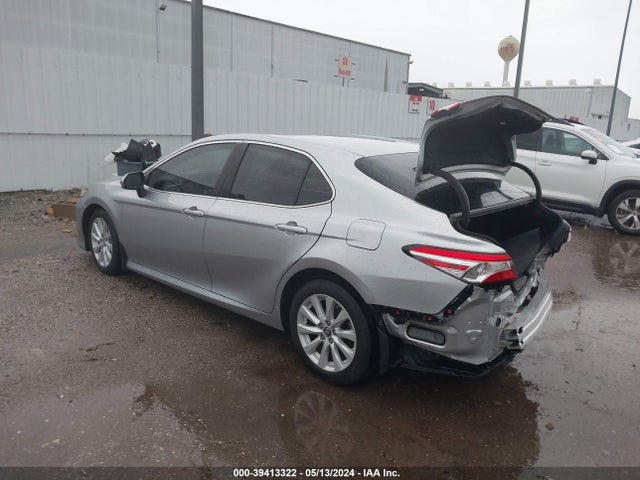 Toyota CAMRY LE 2018 4T1B11HK0JU080729 Image 3