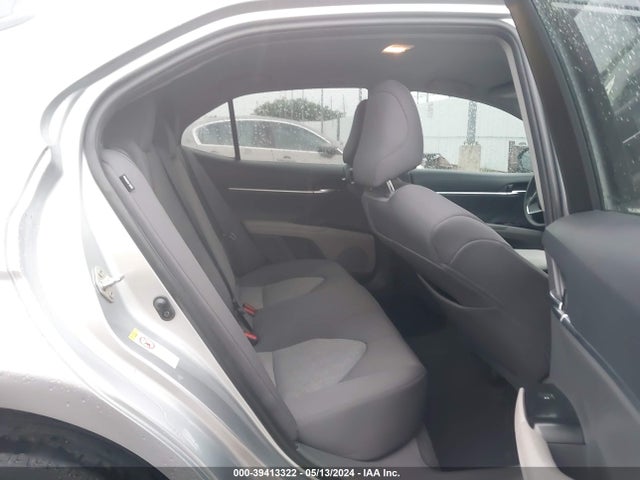 Toyota CAMRY LE 2018 4T1B11HK0JU080729 Image 8