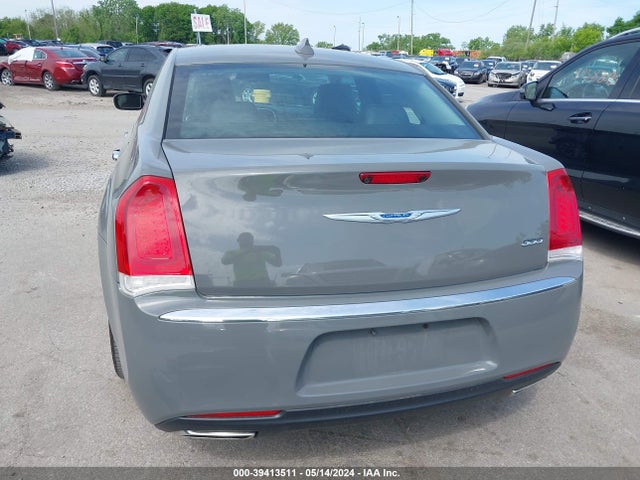 Chrysler 300 Limited 2018 2C3CCAEG3JH145907 Image 17