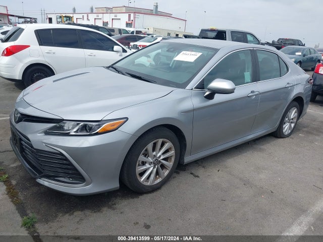 Toyota CAMRY LE 2024 4T1C11AK6RU863077 Image 2
