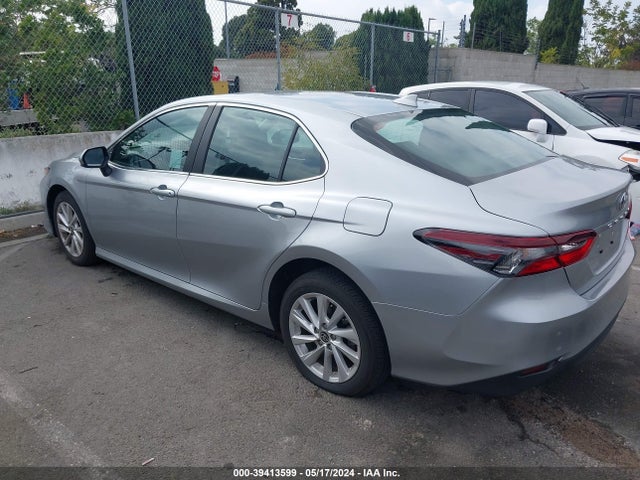 Toyota CAMRY LE 2024 4T1C11AK6RU863077 Image 3