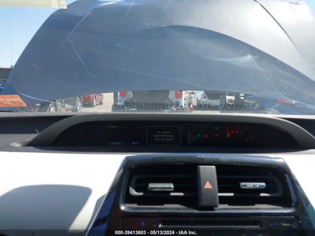 JTDKARFUXG3010984 Toyota Prius Three Touring