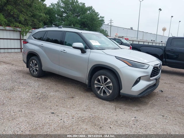Toyota Highlander Xle 2022 5TDGZRBH7NS216220 main image
