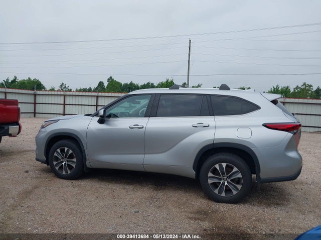 Toyota Highlander Xle 2022 5TDGZRBH7NS216220 Image 14