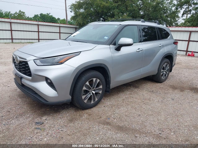 Toyota Highlander Xle 2022 5TDGZRBH7NS216220 Image 2