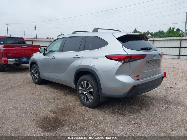 Toyota Highlander Xle 2022 5TDGZRBH7NS216220 Image 3