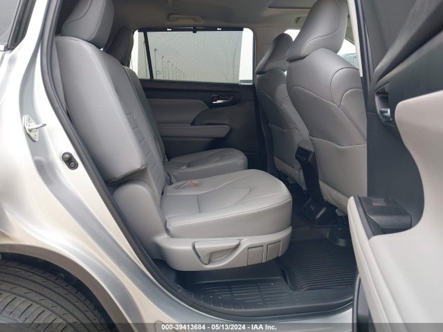 Toyota Highlander Xle 2022 5TDGZRBH7NS216220 Image 8