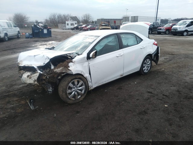 Toyota COROLLA LE 2015 5YFBURHE9FP232306 Image 2