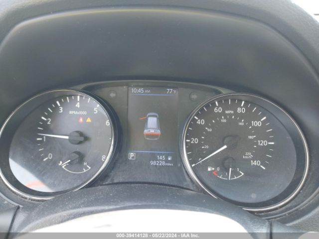 JN8AT2MVXJW327831 Nissan Rogue Sl
