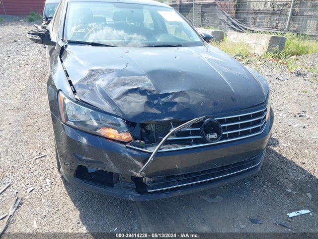 1VWBT7A33HC086042 Volkswagen Passat 1.8t Se