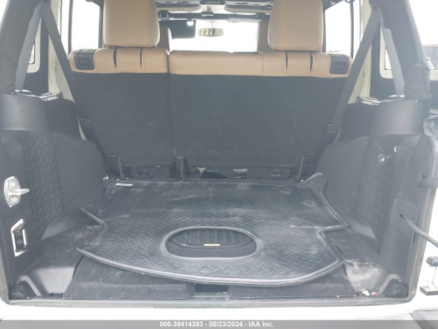 1C4BJWEG6HL523760 Jeep Wrangler Unlimited Sahara 4x4