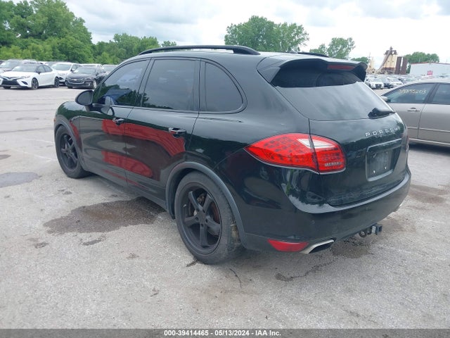 2011 PORSCHE CAYENNE WP1AB2A21BLA56118 Photo 2