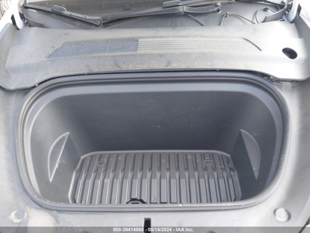 5YJYGDED6MF163275 Tesla Model Y Standard Range Rear-wheel Drive