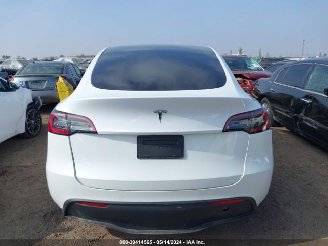 5YJYGDED6MF163275 Tesla Model Y Standard Range Rear-wheel Drive