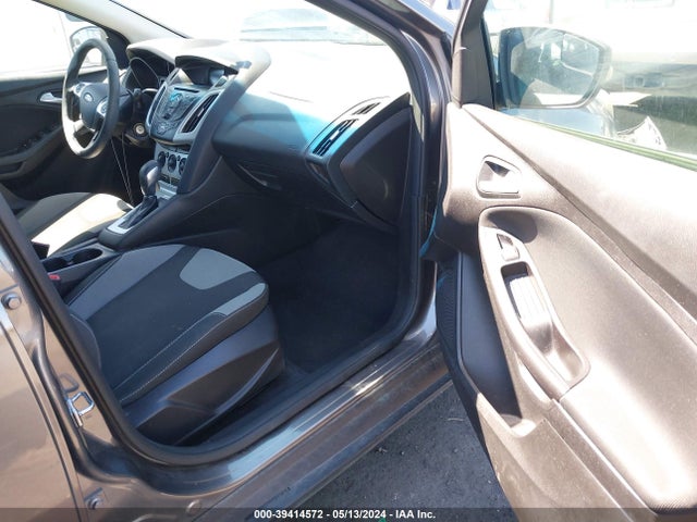 Ford FOCUS SE 2014 1FADP3K24EL461419 Image 5