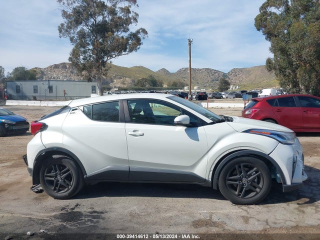 Toyota C-HR LE 2021 JTNKHMBX6M1101185 Image 14