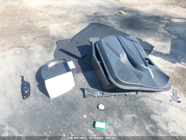 Toyota C-HR LE 2021 JTNKHMBX6M1101185 Image 12