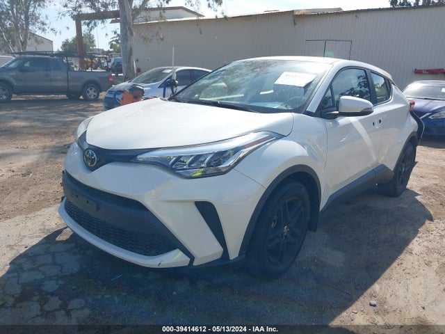 Toyota C-HR LE 2021 JTNKHMBX6M1101185 Image 2