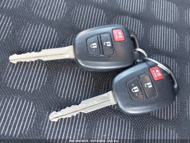 Scion IQ 2014 JTNJJXB05EJ028767 Image 11