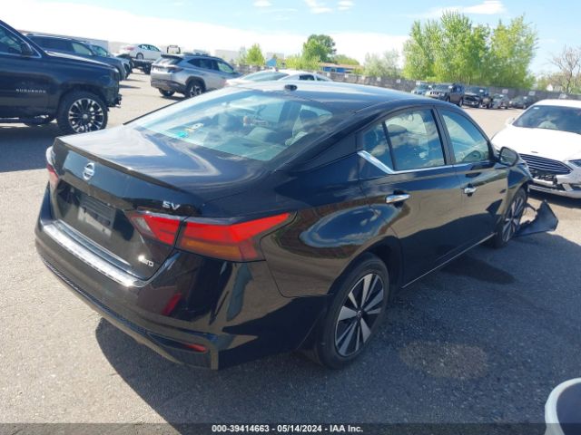 1N4BL4DWXNN305527 Nissan Altima Sv Intelligent Awd