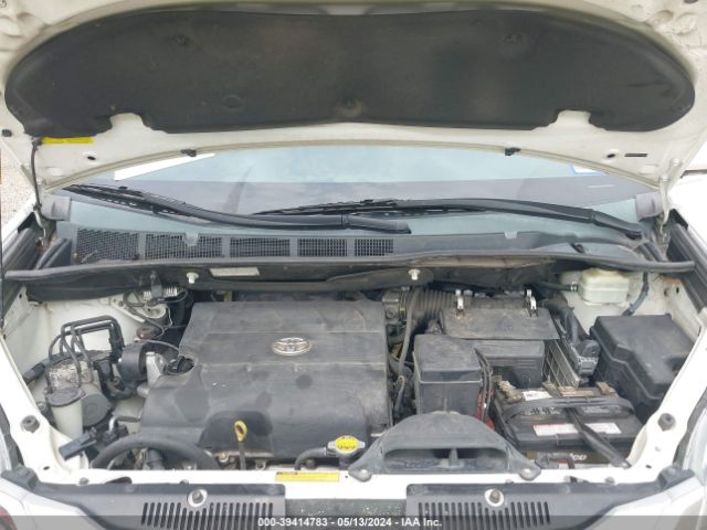 5TDYK3DC4FS594696 Toyota Sienna Limited 7 Passenger
