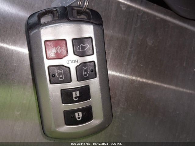 5TDYK3DC4FS594696 Toyota Sienna Limited 7 Passenger
