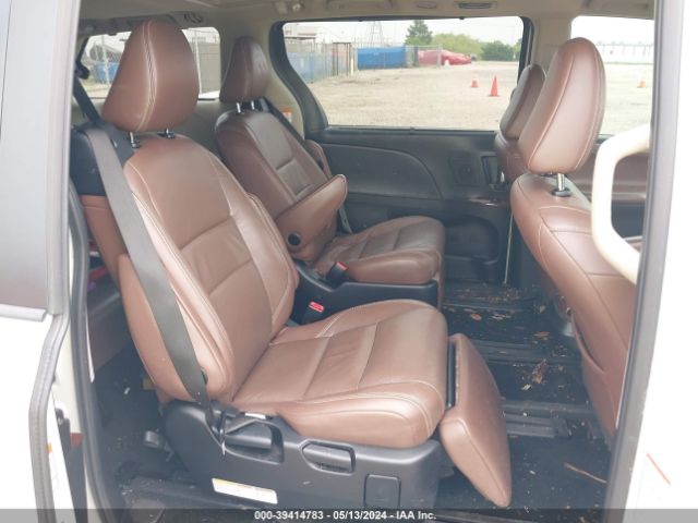 5TDYK3DC4FS594696 Toyota Sienna Limited 7 Passenger