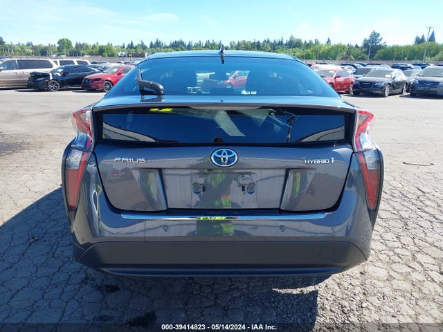 Toyota Prius Three 2018 JTDKARFU3J3545744 Image 17