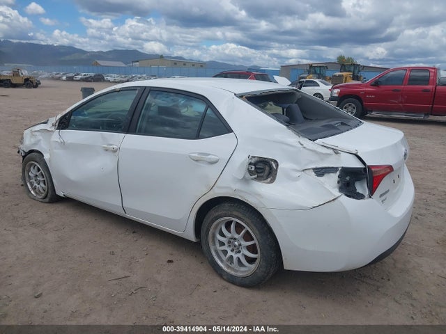Toyota COROLLA LE 2018 2T1BURHE7JC089574 Image 3