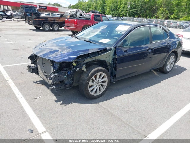 Toyota CAMRY LE 2022 4T1C11AK0NU627728 Image 2