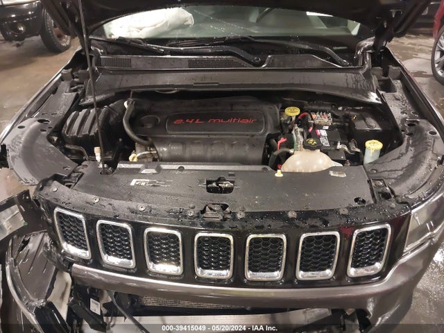 3C4NJDCB3JT201743 Jeep Compass Limited 4x4