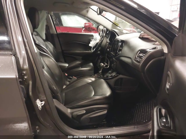 3C4NJDCB3JT201743 Jeep Compass Limited 4x4