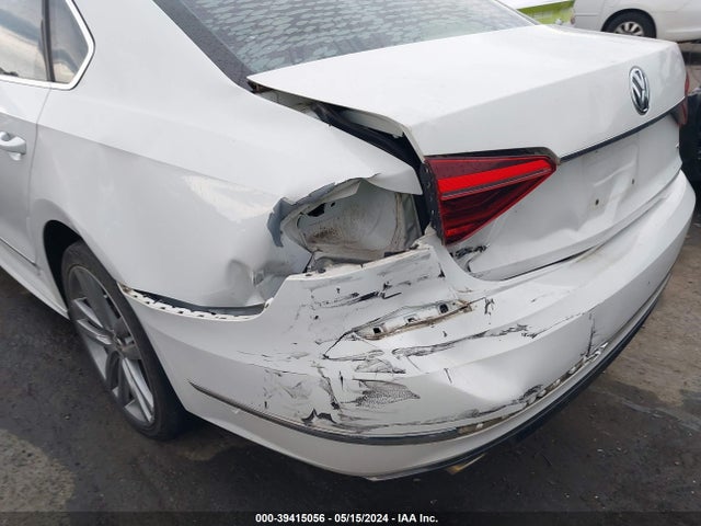 1VWDT7A3XHC073541 Volkswagen Passat 1.8t R-line